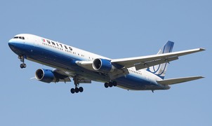 1280px-United Airlines Boeing 767-322ER